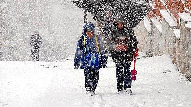 Isparta'da kar nedeniyle okullarda yarın da eğitim yapılmayacak