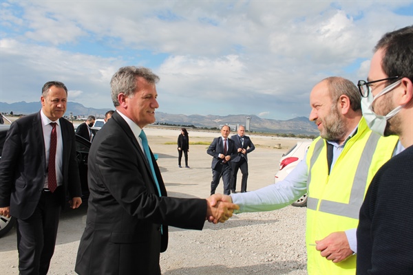 Bayındırlık Ve Ulaştırma Bakanı Arıklı, Ercan Havalimanı Yeni Terminal İnşaatında İncelemelerde Bulundu