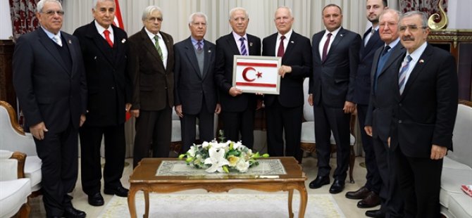 Meclis Başkanı Zorlu Töre, Kıbrıs TMT Mücahitler Derneği’ni kabul etti