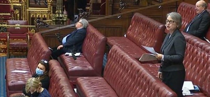 Parlamentodaki Görüşmeler Sırasında Uyuyakaldı