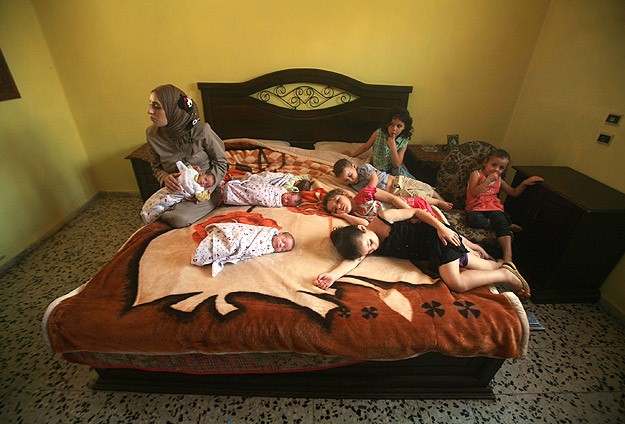 Gazze'de 11 çocuklu 21 yaşındaki anne yardım bekliyor