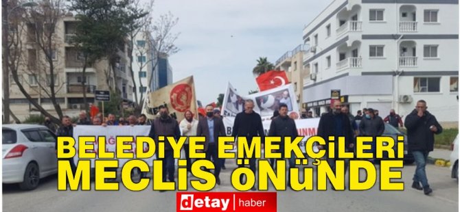 Eylemciler, Lefkoşa Türk Belediyesi’nden hareket ederek Meclis önüne vardı