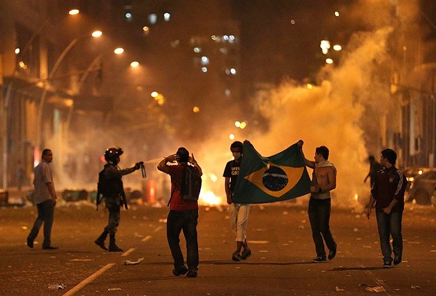 Brezilya'daki gösterilerde 1 kişi daha öldü
