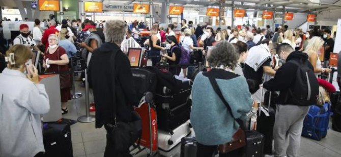 Avustralya'da havalimanları Paskalya tatili yoğunluğuyla başa çıkamıyor