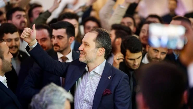 Fatih Erbakan, Yeniden Refah Partisi'nin İstanbul, Ankara ve İzmir'de kendi adayları ile yarışacağını açıkladı