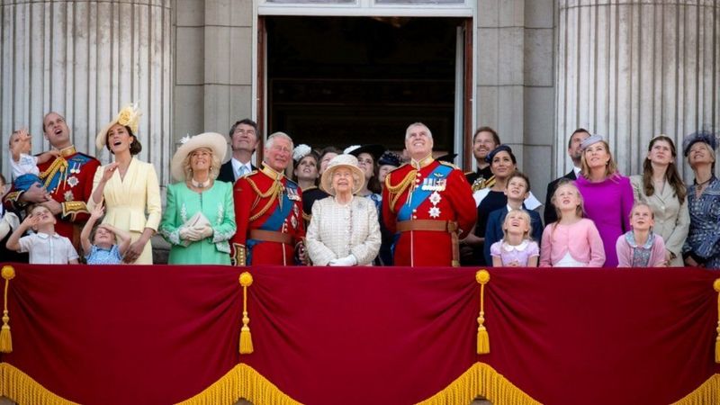 Kraliçe 2. Elizabeth'in Platin Jübilesi: Harry ve Andrew balkon fotoğrafında yer almayacak