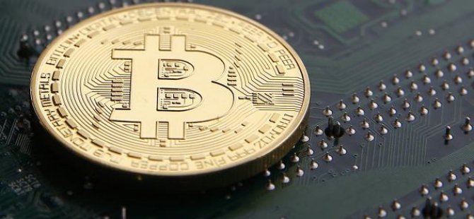 Bitcoin kasım zirvesinden bu yana yüzde 50 düştü