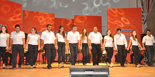Festivalde Türk Halk Müziği