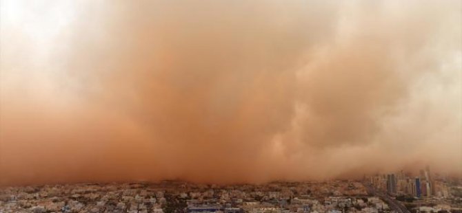 Kuveyt'te kum fırtınası: Uçuşlar askıya alındı