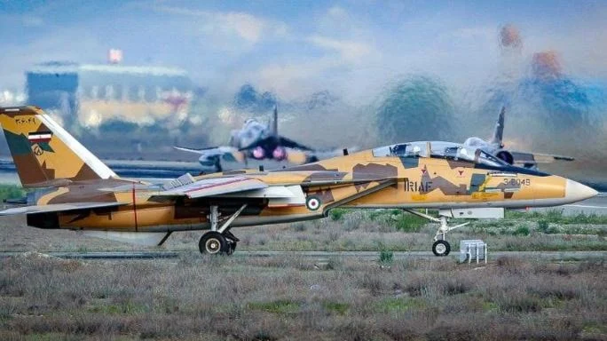 İran’da F-14 savaş uçağı düştü