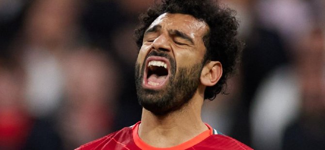 Mohamed Salah imzayı attı, tarihe geçti