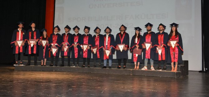 Yakın Doğu Üniversitesi Spor Bilimleri Fakültesi, bahar dönemi mezunları diplomalarını törenle aldı
