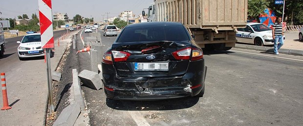 Davutoğlu'nun konvoyunda korkutan kaza