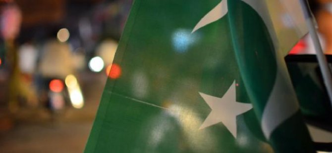 Pakistan, döviz rezevrleri için dost ülkelerden 4 milyar dolar alacak