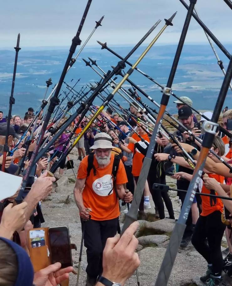 82 yaşında 282 dağa tırmanma hedefine ulaştı