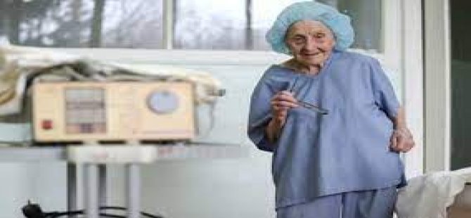 En yaşlı doktor Guinness Rekorlar Kitabı'na girdi: Emekliliği, uzun ömürlülüğün düşmanı olarak görüyorum