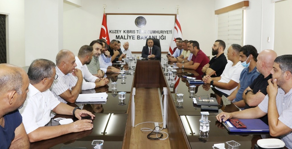 Maliye Bakanı Alişan Şan, kamuda örgütlü sendikalarla ikinci toplantısını bugün gerçekleştirdi.