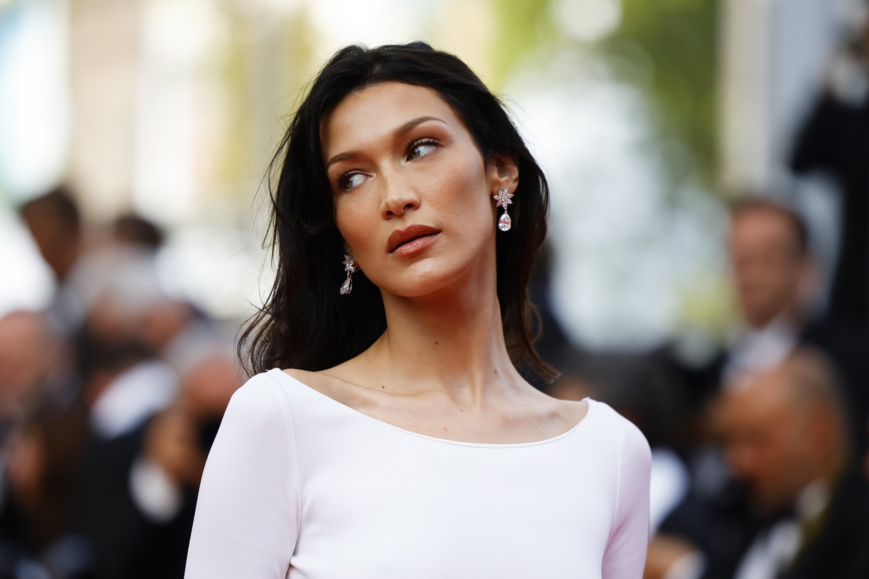 Bella Hadid Filistin'i desteklediği için markaların kendisiyle çalışmayı bıraktığını söyledi