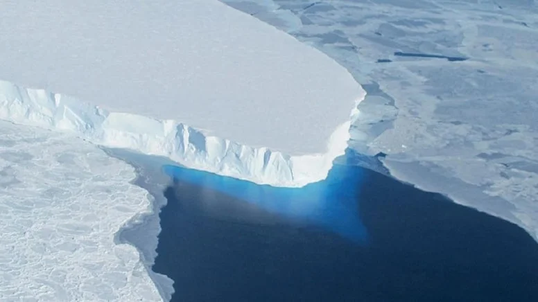 Bilim insanlarından korkutan uyarı: Felaket buzulu parçalanacak