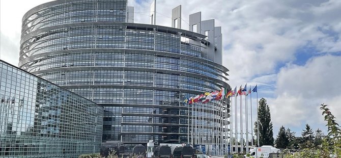 Avrupa Parlamentosu’nun önünde hayat pahalılığı protesto edildi