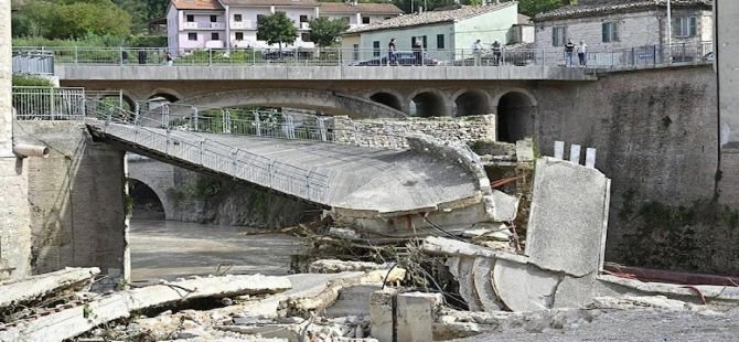 İtalya’da sel felaketi! Ölü sayısı artıyor