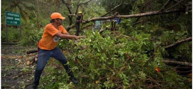 Fiona Kasırgası hızla ilerleyerek Dominik Cumhuriyeti’ni vurdu