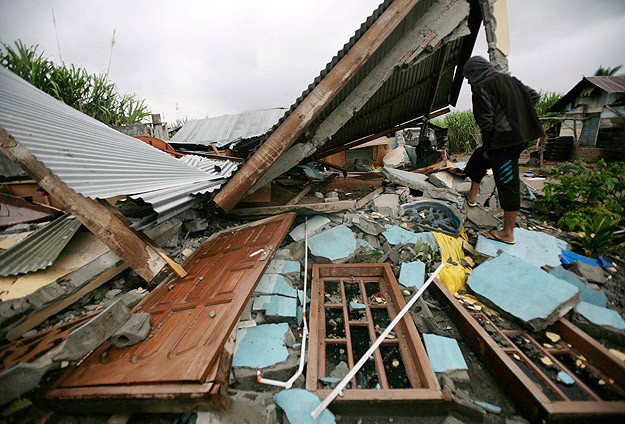 Endonezya'daki depremde ölü sayısı 30'a yükseldi