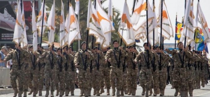 Güney Kıbrıs'ta 1 Ekim askeri geçit töreni düzenlendi