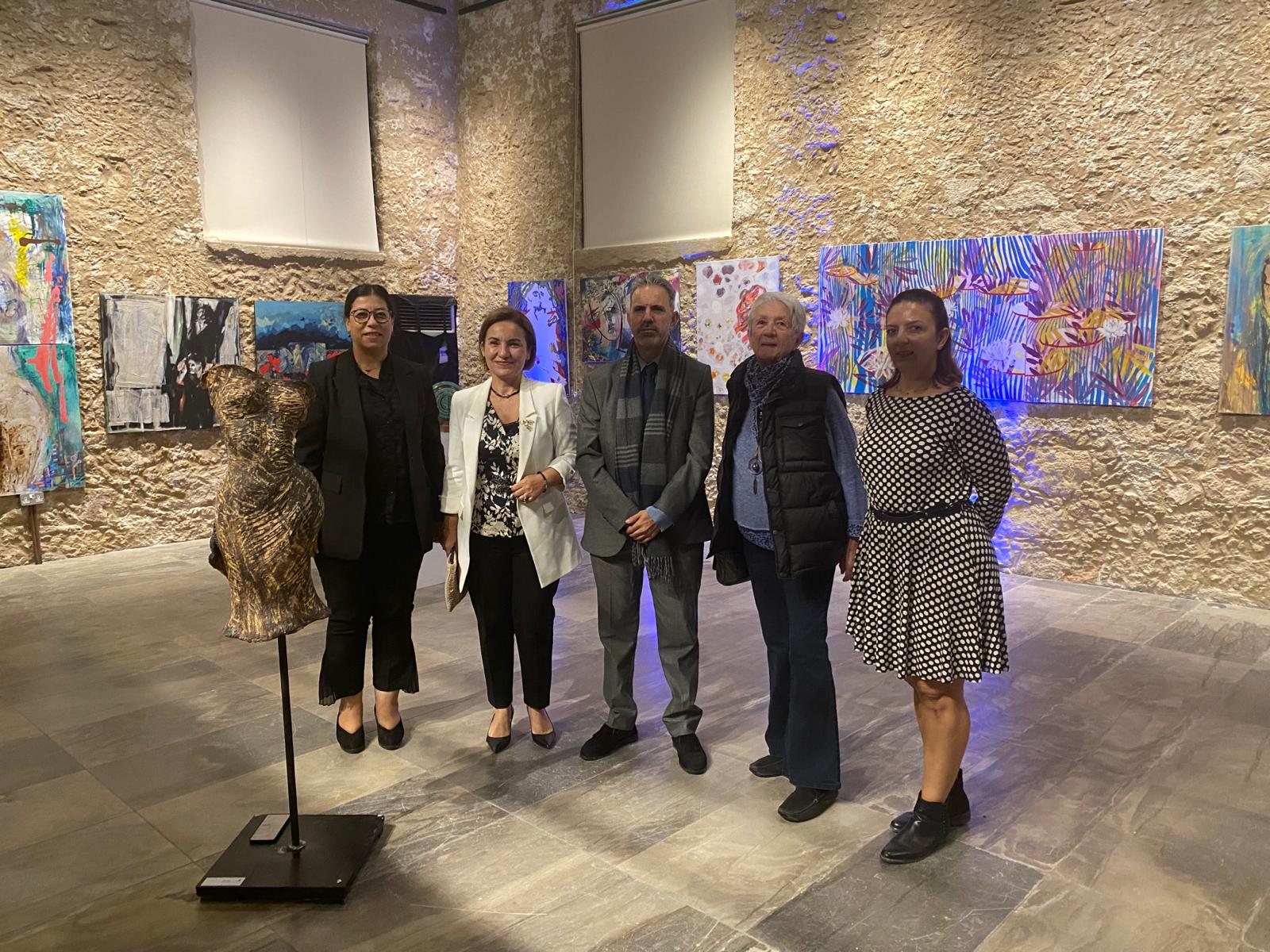 Uluslararası Kadın Sanatçılar Sanat Buluşması Sergisi Girne’de açıldı