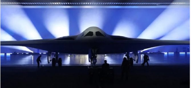 ABD 750 milyon dolarlık hayalet uçağı tanıttı: Bugüne kadar en gelişmişi