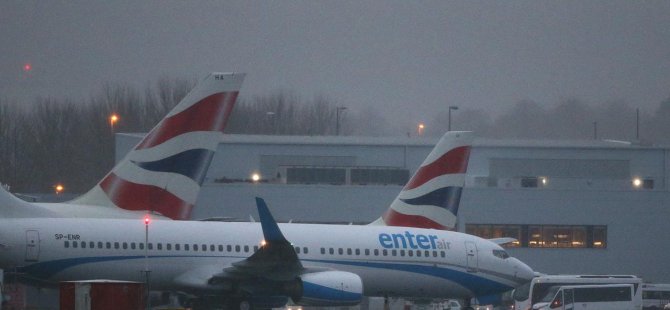 İngiltere’de Kötü Hava Koşulları Nedeniyle Uçuşlar İptal Edildi