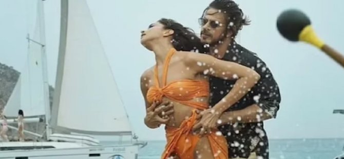Bollywood filmindeki erotik sahneler Hinduları ayaklandırdı