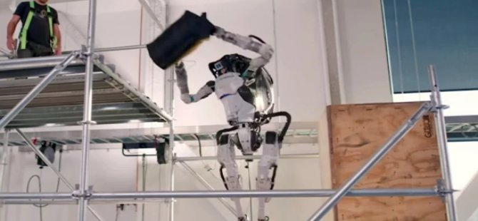 İnsansı robota yeni hareket yetenekleri eklendi