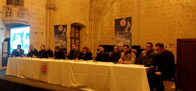 Girne Köy ve Mahalle Meclis Toplantılarının ilki Bellapais Manastırı’nda gerçekleşti.