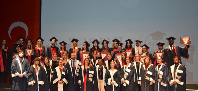 Yakın Doğu Üniversitesi’nde 2022-2023 güz dönemi mezuniyet coşkusu yaşadı