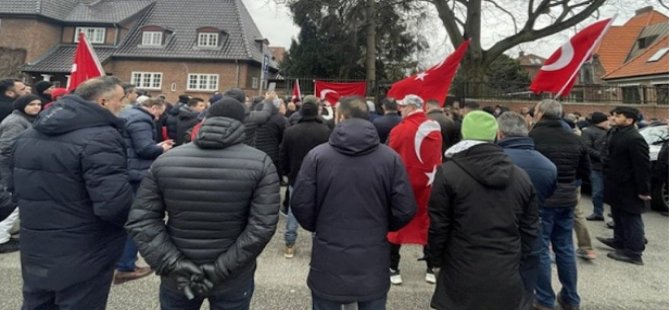 Danimarka’daki Müslümanlar Kur’an-ı Kerim yakılmasını protesto etti