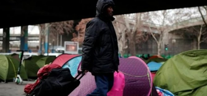 Fransa’da evsizlerin sayısı 10 yılda yüzde 130 arttı