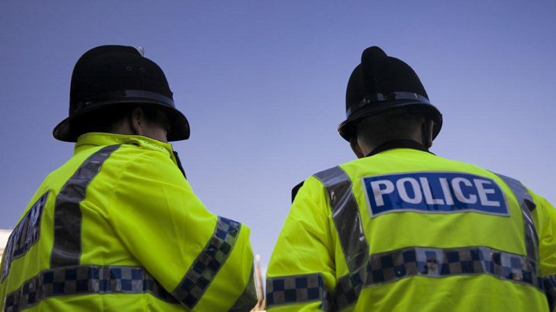 İngiltere'de kadınlara şiddet uygulayan polislerle ilgili şikayetlerinin yüzde 90'ının incelenmediği ortaya çıktı