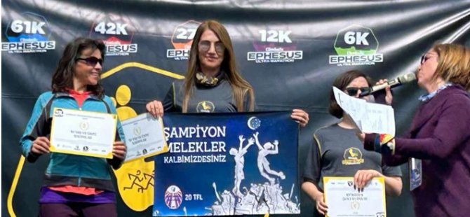 20 Temmuz Fen Lisesi Müdürü Deveci, Efes Ultra Maratonu’nda “Şampiyon Melekler” adına koşarak birinci oldu