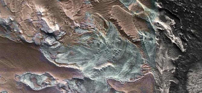 Mars'ta antik bir buzulun kalıntıları görüntülendi