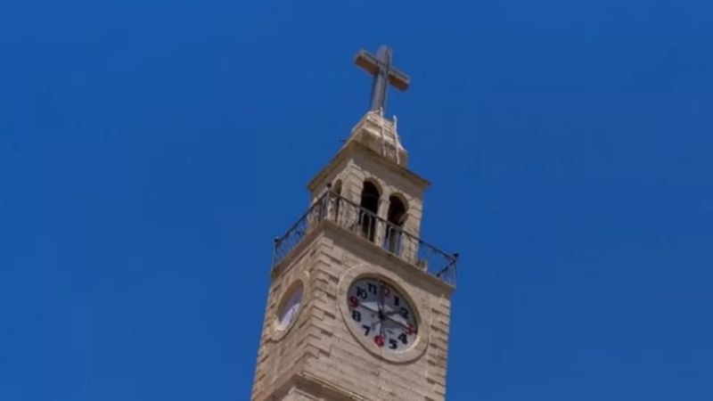 Lübnanlılar, saatlerin ileriye alınmasına yönelik tartışma nedeniyle iki farklı saat dilimine uyandı