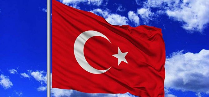 Baf'ta göndere çekilen Türk bayrağını indirdiler!