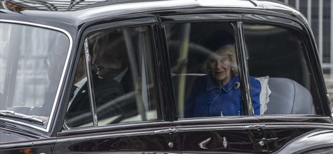 Buckingham Sarayı ilk kez "Kraliçe" Camilla unvanını kullandı