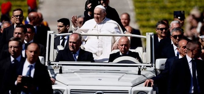 Papa Francis, Paskalya ayininde seslendi: Arka arkaya mesajlar verdi