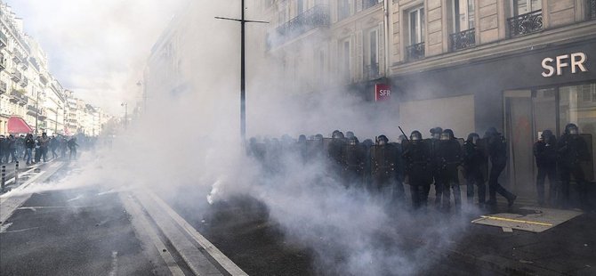 Fransa'da emeklilik reformu karşıtı gösterilerde polisle göstericiler arasında arbede çıktı