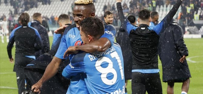 Serie A'da lider Napoli, Juventus'u yenerek zirvede arayı açtı