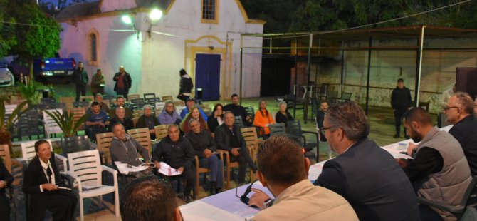 Girne’de belediyenin köy ve mahalle toplantıları Ozanköy’de devam etti