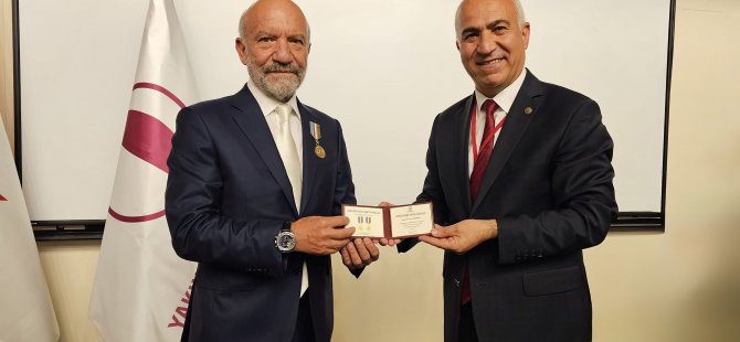 Günsel’e  “TÜRKSOY 30. Yıl Altın Madalyası” takdim edildi