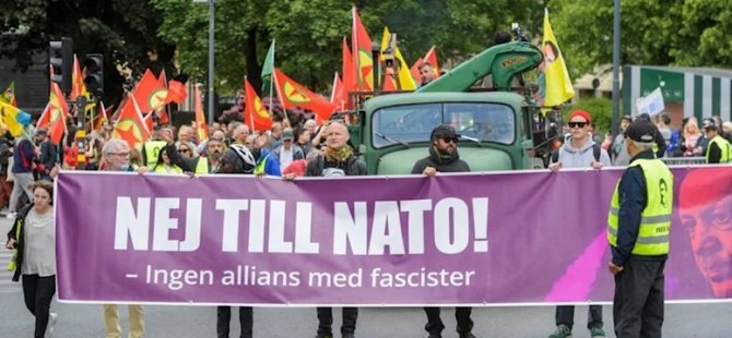 İsveç’te PKK ve terörist elebaşı paçavralarıyla Türkiye’yi protesto ettiler
