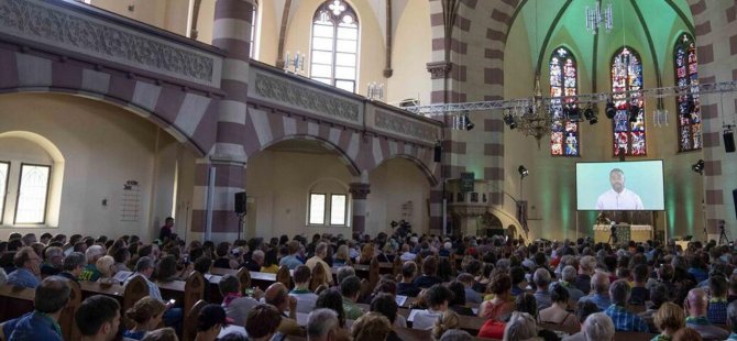 Almanya'daki kilise vaaz için yapay zekaya başvurdu